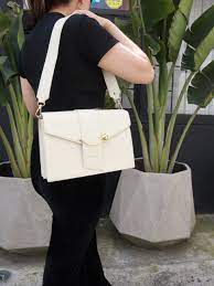 BOLSO AURORIA. Bolsa con Estilo para Mujeres Únicas